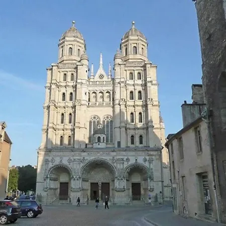 Le Sweet 70's : Au Coeur Du Centre Historique Dijon