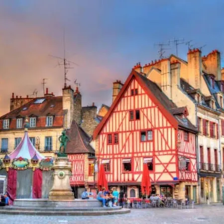 Le Sweet 70's : Au Coeur Du Centre Historique アパート